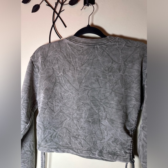 Forever 21 Tie Dye Side Tie Crop Top Long Sleeve Size Small - Picture 7 of 7